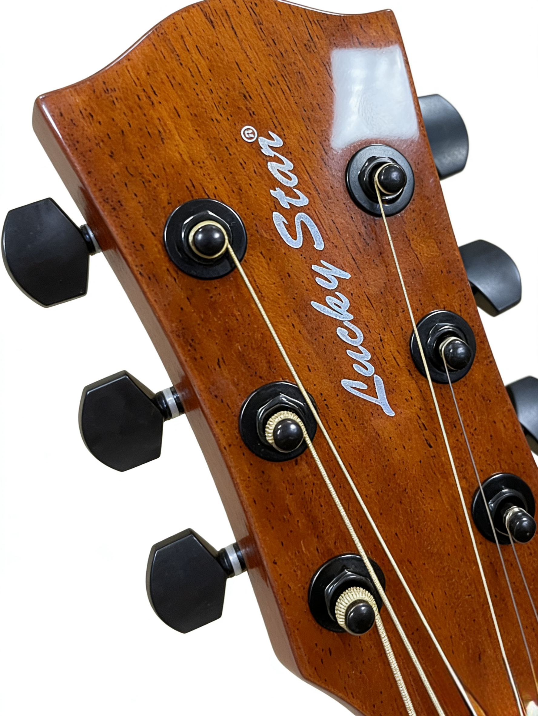 40-inch glossy cloud plate acoustic guitar with a professional 301 pickup.CG-208EQ